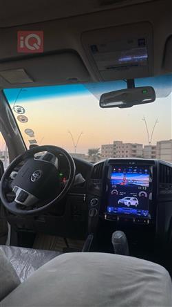 تۆیۆتا لاند کروزەر